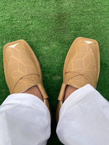 Kaptan Handmade Dotted Camel Chappal