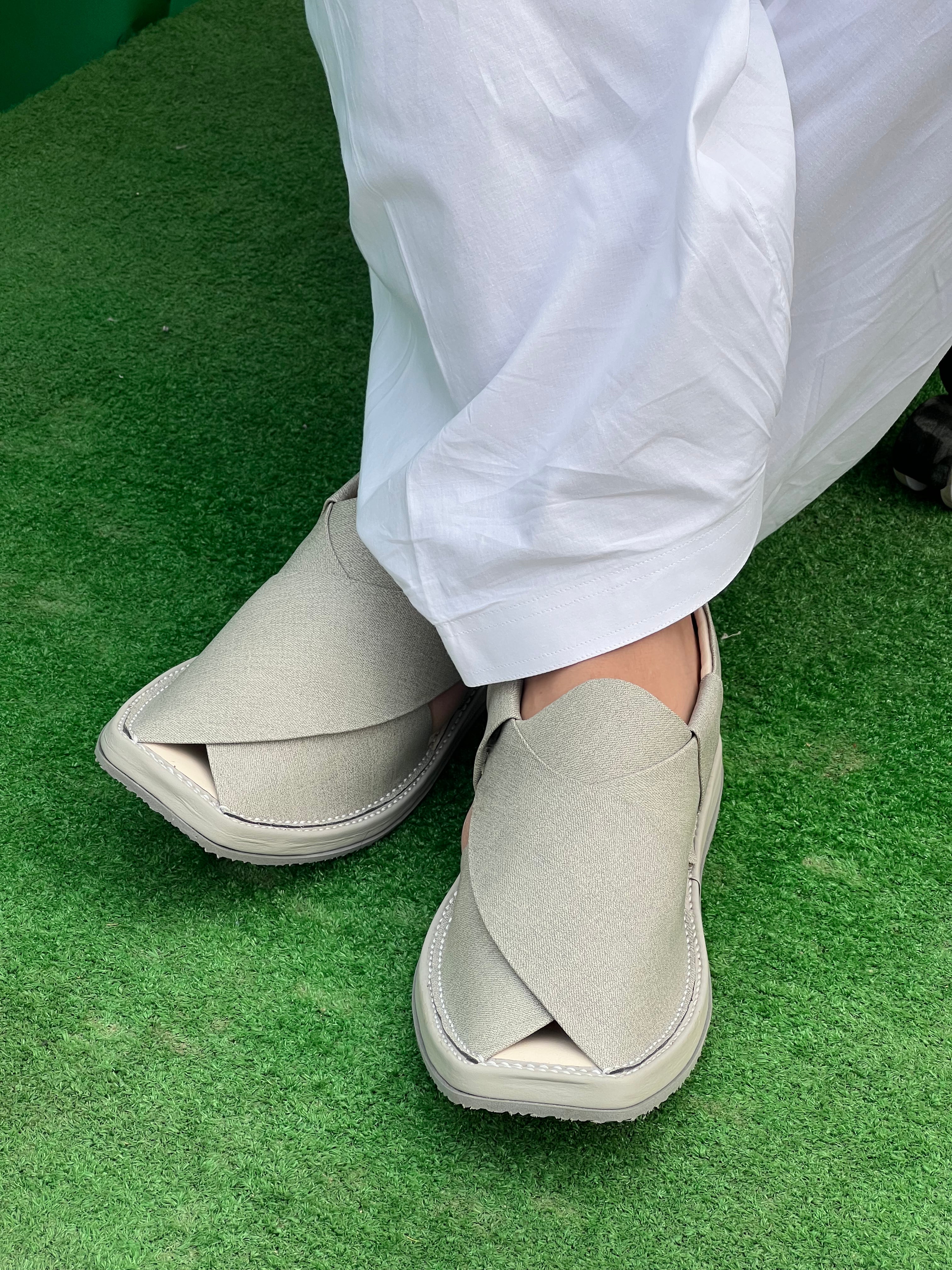 Kaptan Handmade Lightweight Medicated Chappal White Fabric Texture