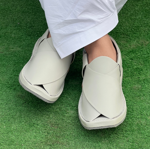 Kaptan Whitish Grey