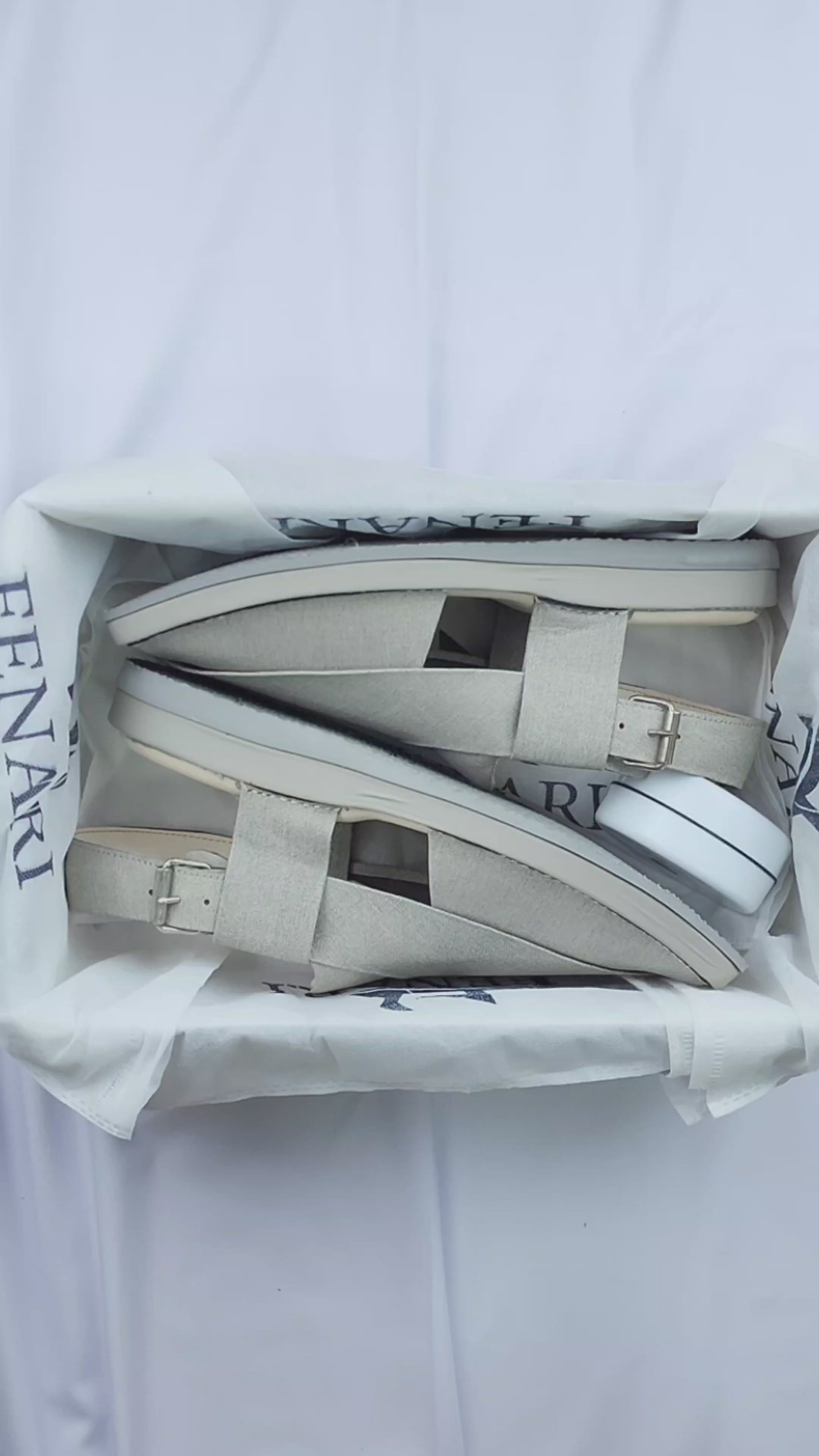 Kaptan Handmade White Fabric Texture Chappal Pak